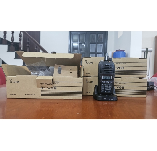 bộ đàm icom IC-V88